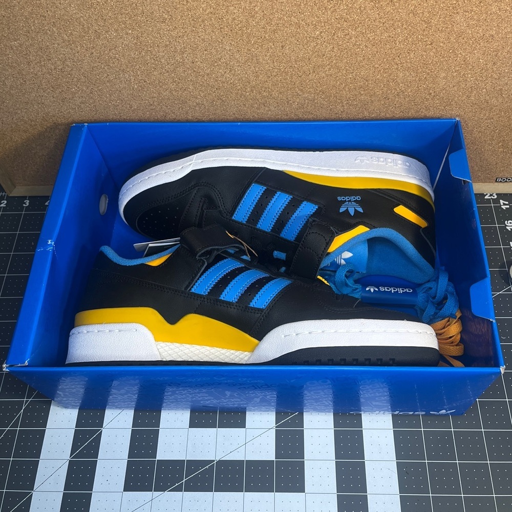 Adidas
‘Forum’ low
Brand new - Picture 4 of 9